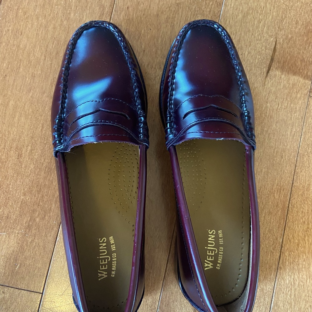 Womens bass weejuns size 6 excellent condition